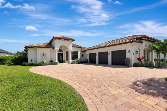 130 Fiore Bello, Port Saint Lucie, FL 34952