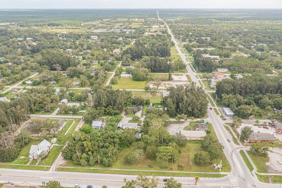 17 Broadway, Fellsmere, FL 32948