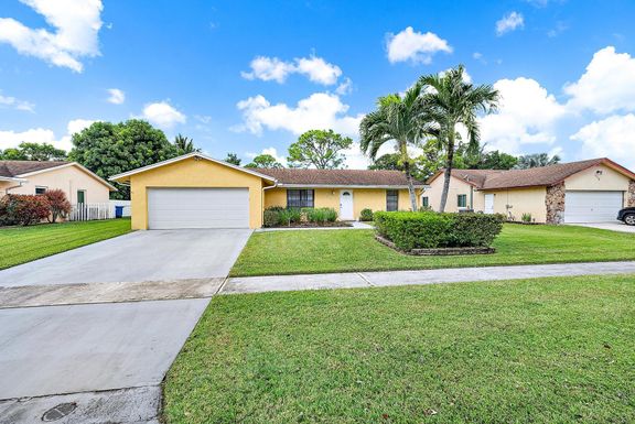 208 Bobwhite, Royal Palm Beach, FL 33411