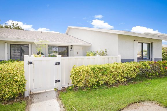 2641 Gately, West Palm Beach, FL 33415