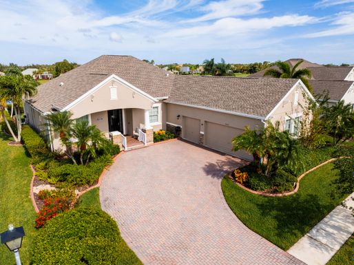 7602 Village Sq, Vero Beach, FL 32966