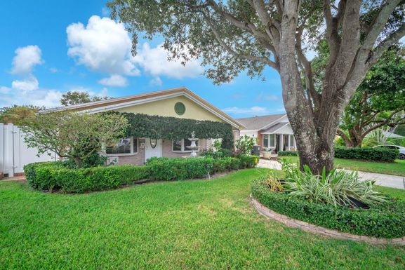 476 1st, Boca Raton, FL 33432