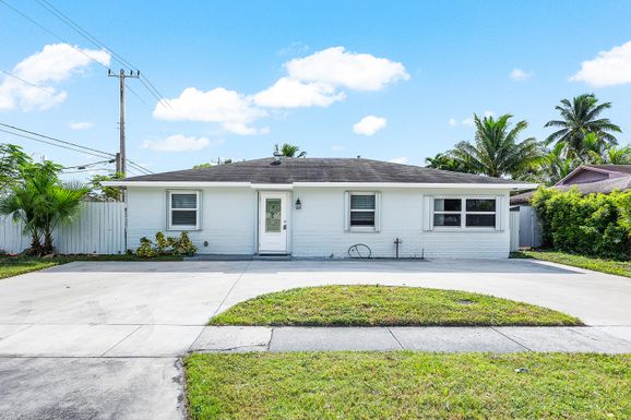 8100 7th, North Lauderdale, FL 33068