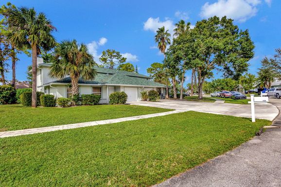 1135 Staghorn, Wellington, FL 33414