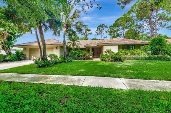 7566 Estrella, Boca Raton, FL 33433