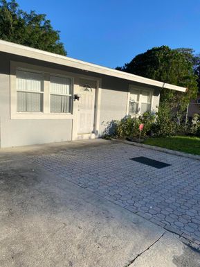 312 27th, Fort Pierce, FL 34947