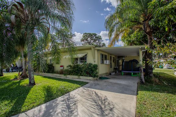 6339 Ficus, Lantana, FL 33462