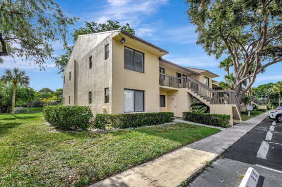 6660 Somerset, Boca Raton, FL 33433