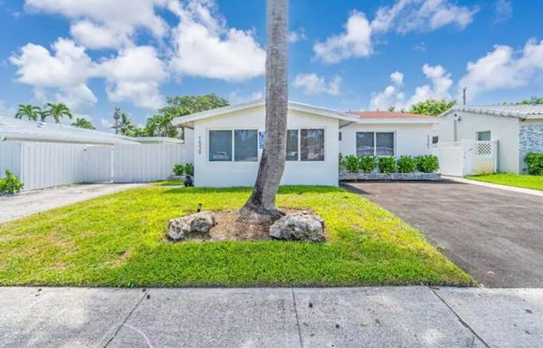 1539 15th, Fort Lauderdale, FL 33304