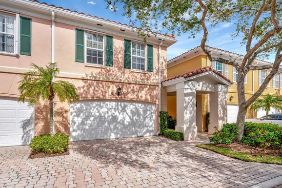 15 Laurel Oaks, Tequesta, FL 33469