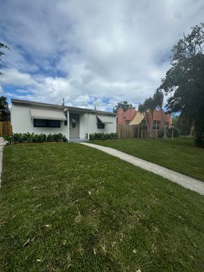 827 Franklin, West Palm Beach, FL 33405