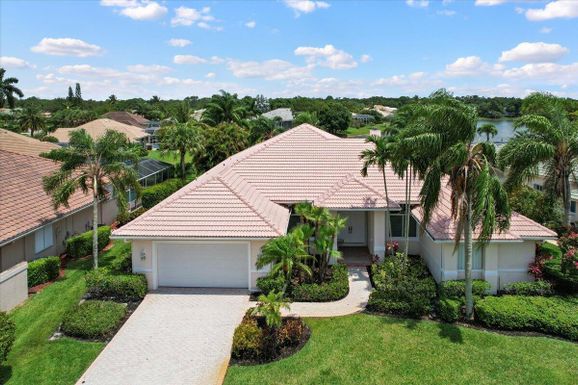 8037 Woodlake, Hobe Sound, FL 33455