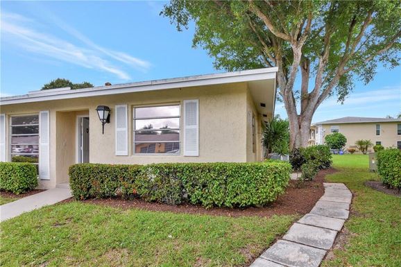 13725 Flora, Delray Beach, FL 33484