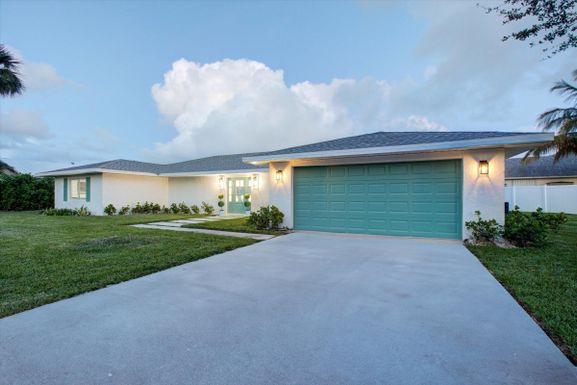 124 Queen Christina, Hutchinson Island, FL 34949