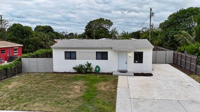 1071 27th, Riviera Beach, FL 33404