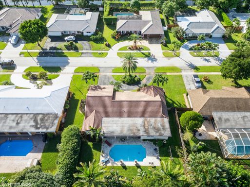 660 75th, Plantation, FL 33317