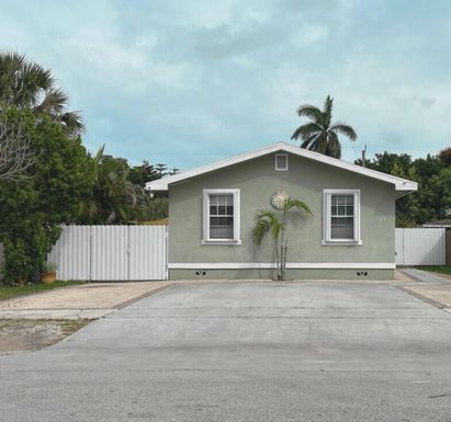 520 Walker, Lake Worth, FL 33463