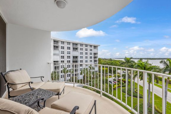 2295 Ocean, Palm Beach, FL 33480