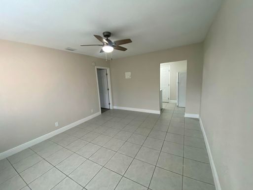 914 J, Lake Worth Beach, FL 33460