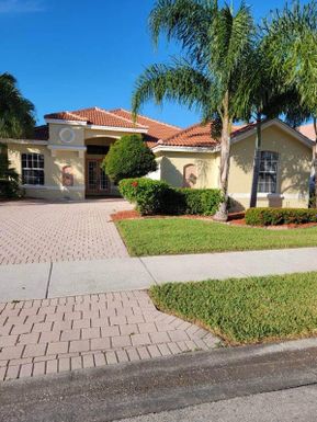 582 Saint Johns Bay, Port Saint Lucie, FL 34986