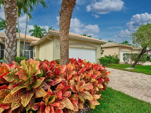 9679 Crescent View, Boynton Beach, FL 33437