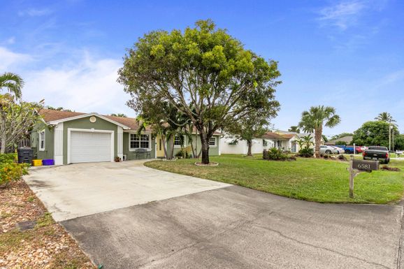 6581 Massachusetts, Lake Worth, FL 33462