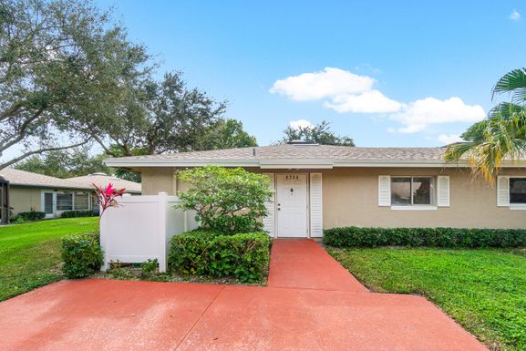 8736 Rheims, Boca Raton, FL 33496