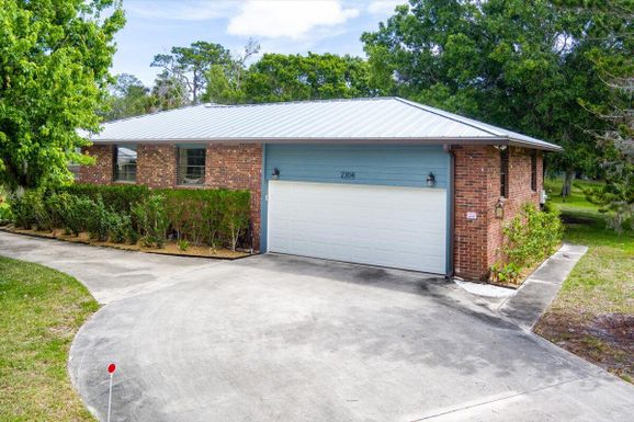 2304 Canoe Creek, Fort Pierce, FL 34981