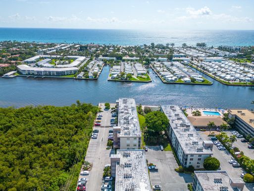 2000 Federal, Boynton Beach, FL 33435