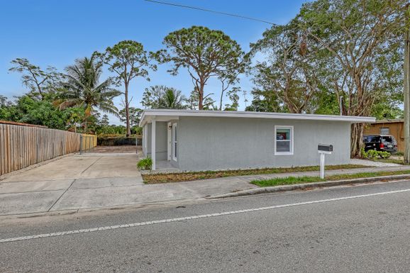 2364 Haverhill, West Palm Beach, FL 33415