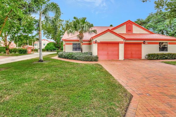 7813 Lexington Club, Delray Beach, FL 33446