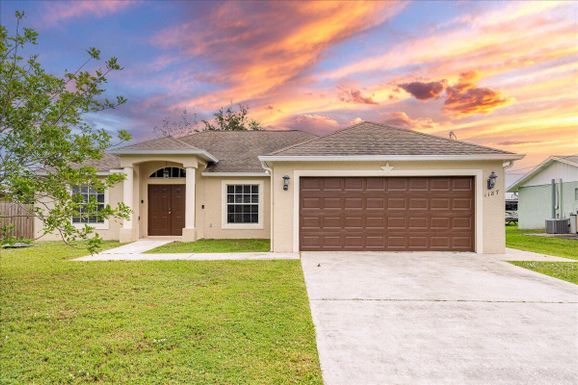 1187 Hibiscus, Port Saint Lucie, FL 34983