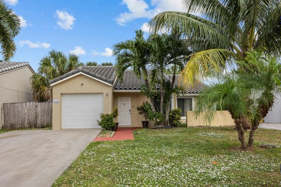 6053 Strawberry Fields, Lake Worth, FL 33463