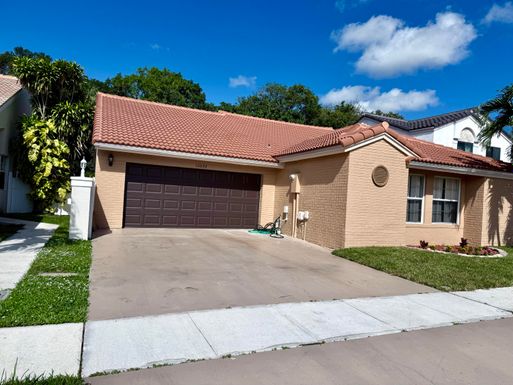 10033 Country Brook, Boca Raton, FL 33428