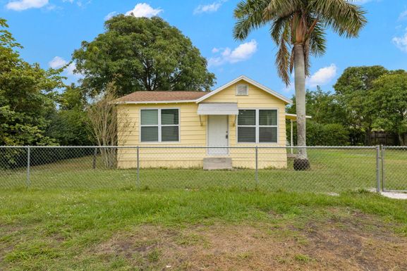 337 Obispo, Clewiston, FL 33440