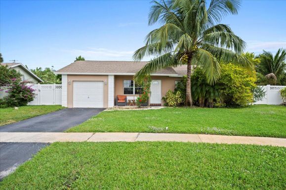 19309 Carolina, Boca Raton, FL 33434