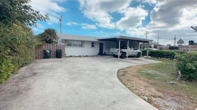 1004 A, Lake Worth Beach, FL 33460