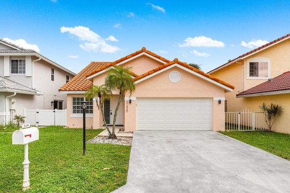 21430 Millbrook, Boca Raton, FL 33498