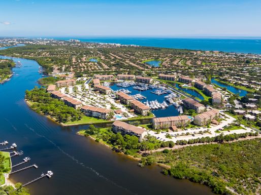 2001 Marina Isle 203, Jupiter, FL 33477