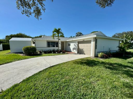 2143 4th, Vero Beach, FL 32962