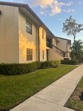 21815 Arriba Real, Boca Raton, FL 33433