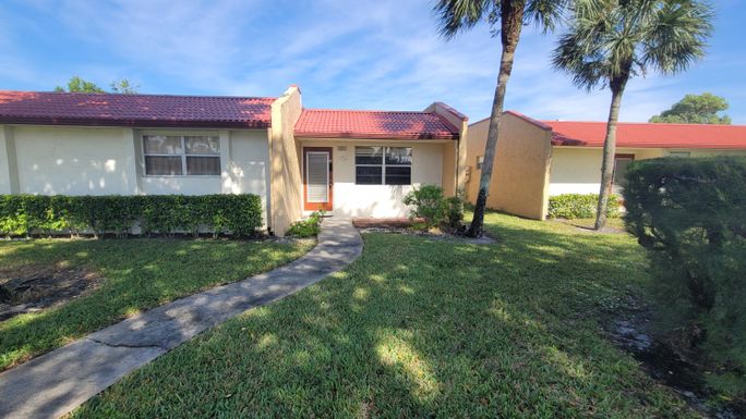 425 Lake Helen, West Palm Beach, FL 33411