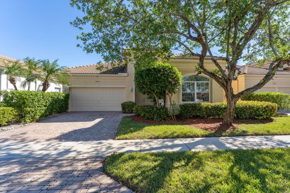 15820 Vivanco, Delray Beach, FL 33446