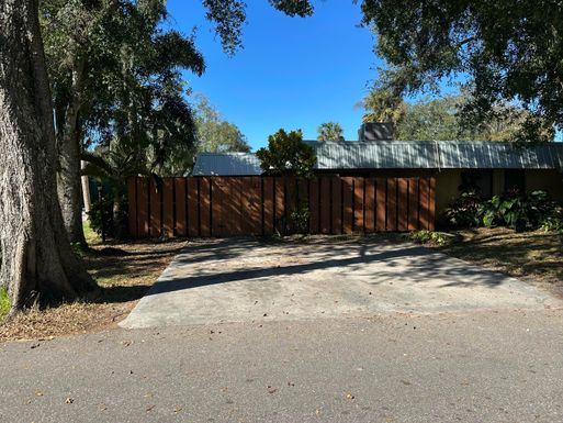 2201 28th Street, Okeechobee, FL 34974