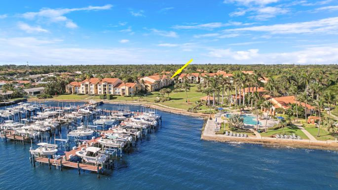 157 Yacht Club, Hypoluxo, FL 33462