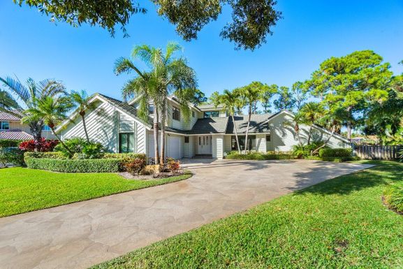 22 Cambria, Palm Beach Gardens, FL 33418