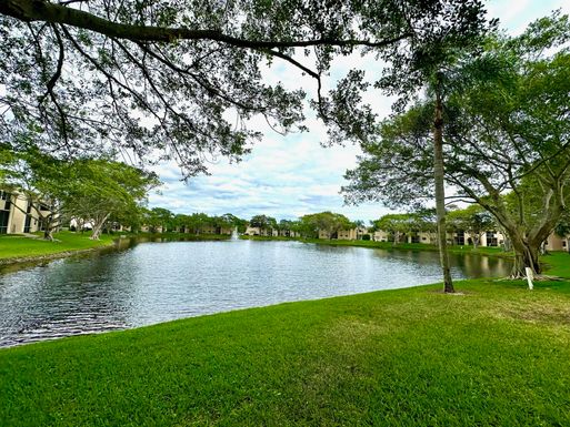 651 Cypress Lake, Deerfield Beach, FL 33064