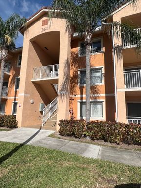 141 Palm 204, Port Saint Lucie, FL 34986