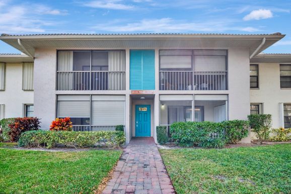 9840 Pineapple Tree, Boynton Beach, FL 33436