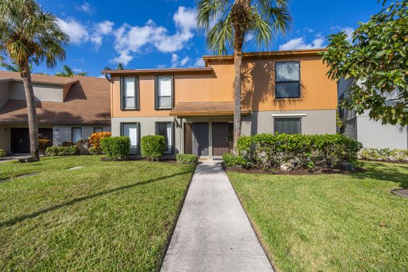 310 Sandtree, Palm Beach Gardens, FL 33403